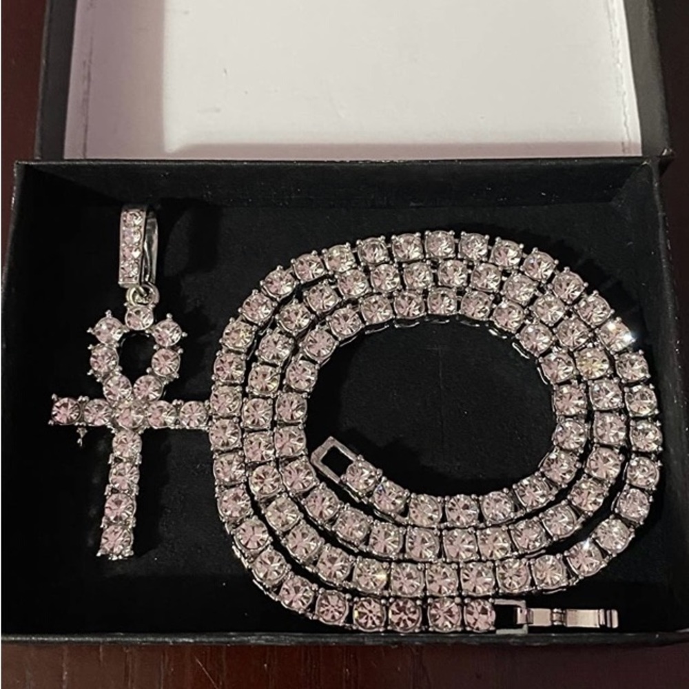 Elegant Silver Ankh Pendant Necklace